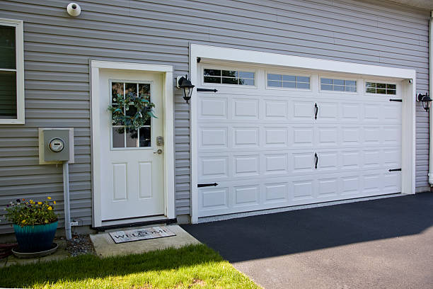24/7 Emergency Garage Door Panel Replacement experts in Williamson County County, TX